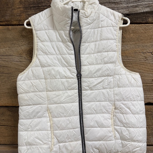 Guess puffer vest, White, Med - Picture 1 of 5